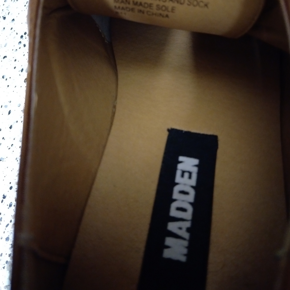 Shoes - Picture 6 of 6